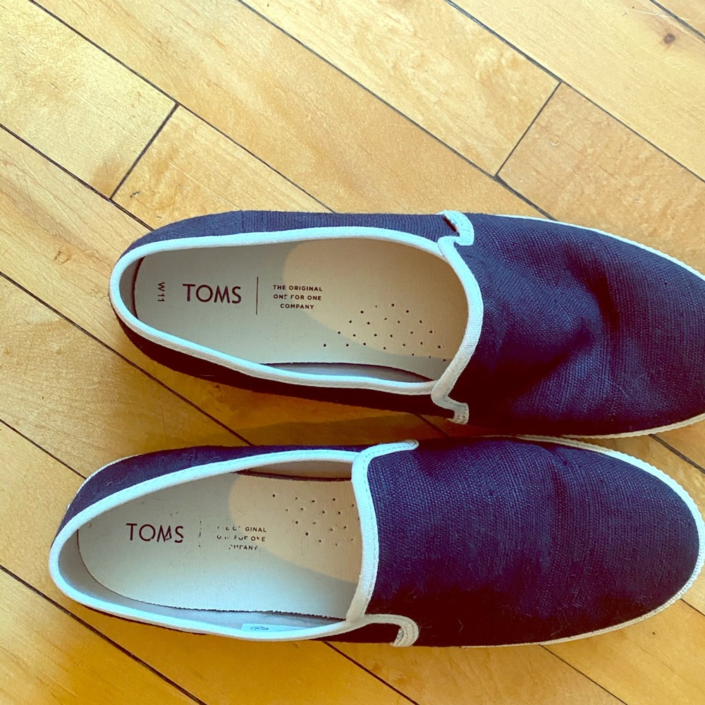Toms Women’s size 11 shoes